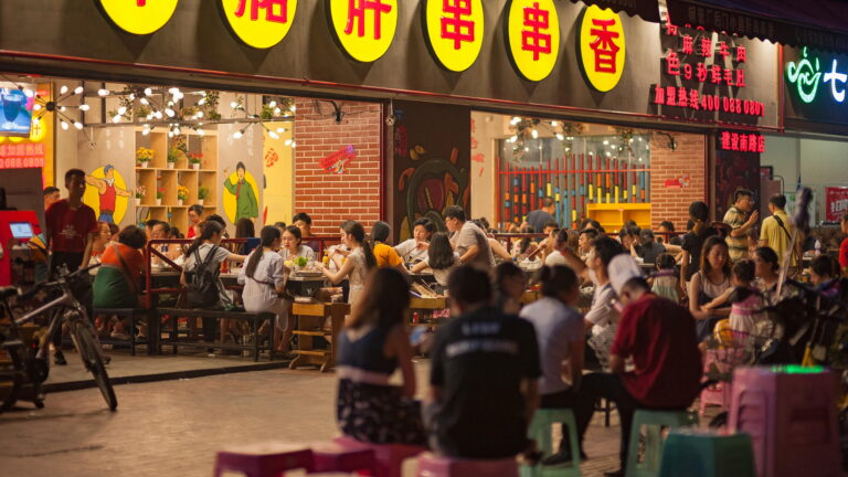 China Introduces Loan Discount Policy to Strengthen Service Industry and Boost Consumption