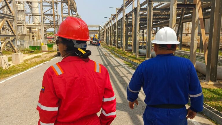 China Launches Five-Year Plan to Standardize Service Trade Development  