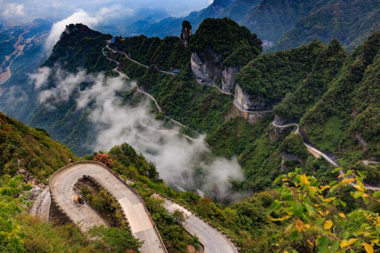 China’s 15th Five-Year Plan: Premium Self-Drive Tourism Routes Become a New Consumption Infrastructure Priority